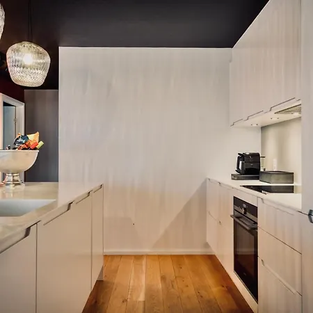 Apartment Bohr